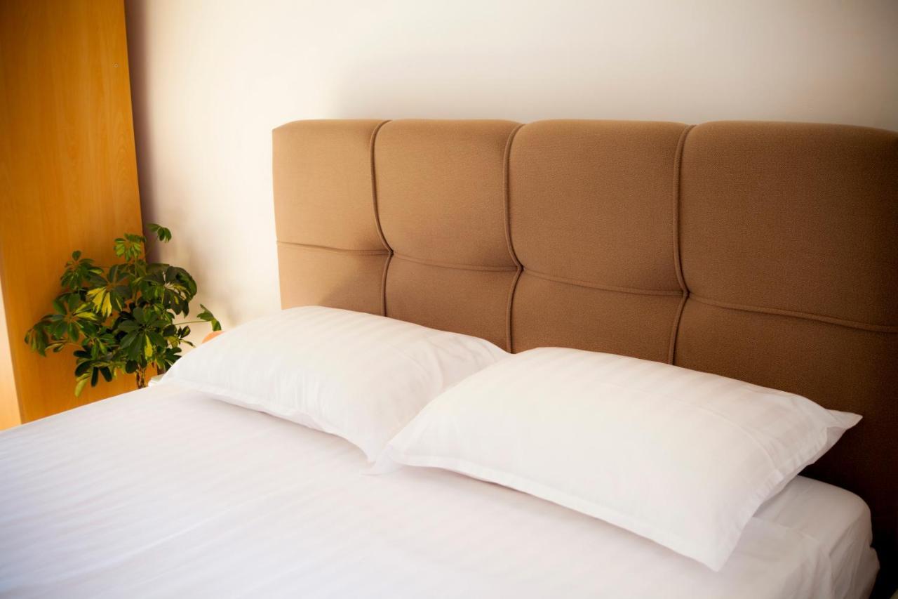 Amarilis Rooms Ґрожнян Екстер'єр фото