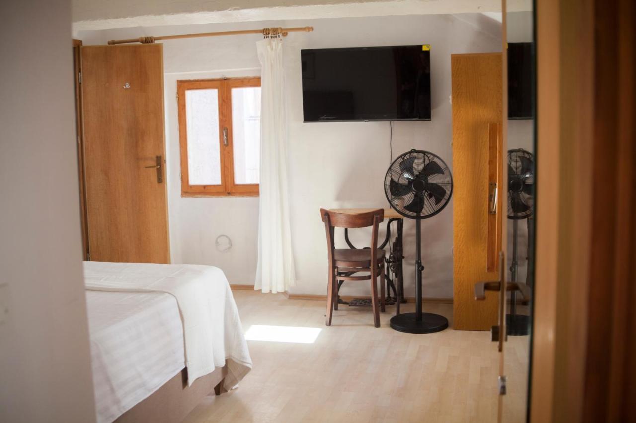 Amarilis Rooms Ґрожнян Екстер'єр фото