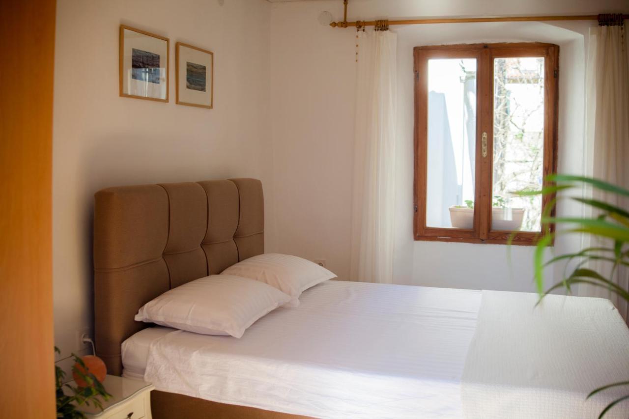 Amarilis Rooms Ґрожнян Екстер'єр фото